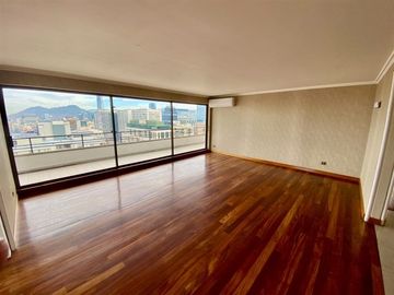Penthouse en venta de 3 dorm. Calle Burgos Las Condes