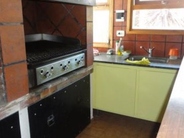 Chalet 2 plantas Los troncos / Guemes