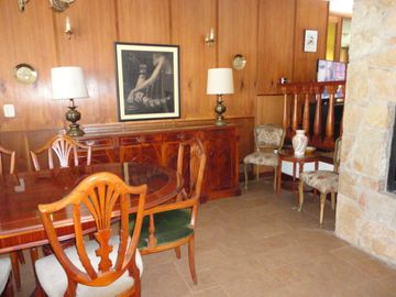 Chalet 2 plantas Los troncos / Guemes