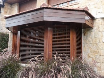 Chalet 2 plantas Los troncos / Guemes