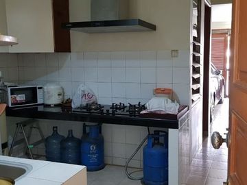 Rumah 1Lt, Semi Furnished, Lingk. Nyaman, Prmhn Puri Cinere
