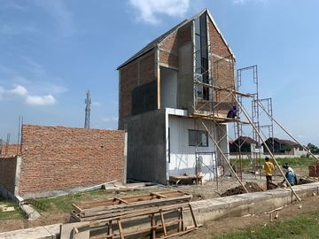 September, Hunian Dekat UMS