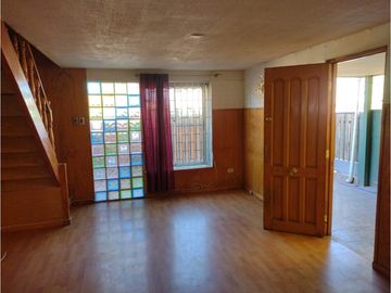 CASA EN CONJUNTO HABITACIONAL EL MIRADOR EN VILLA ALEMANA