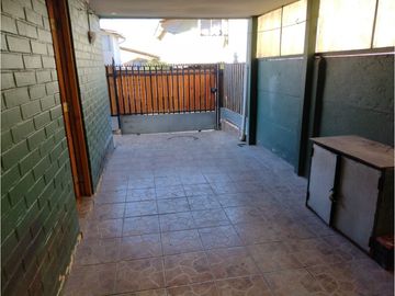 CASA EN CONJUNTO HABITACIONAL EL MIRADOR EN VILLA ALEMANA