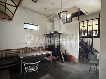 Layak Banget Jadi Pilihanmu Rumah Usaha Strategis di Surapati Mainroad