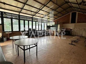 Layak Banget Jadi Pilihanmu Rumah Usaha Strategis di Surapati Mainroad