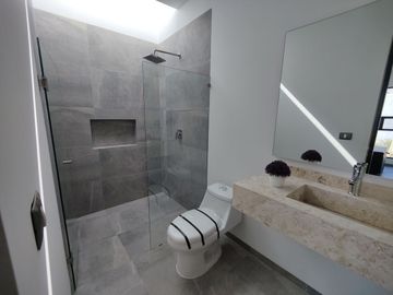 CASA VENTA JURIQUILLA QUERETARO CON ALBERCA