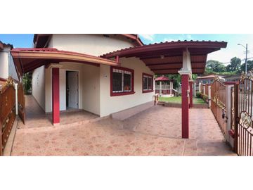 SE VENDE CASA VACA 3 REC EN BRISAS DEL GOLF