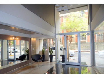 VENTA DEPARTAMENTO Semipiso 2 dormitorios con cochera. Balcon y patio. Amenities - Jujuy 1600