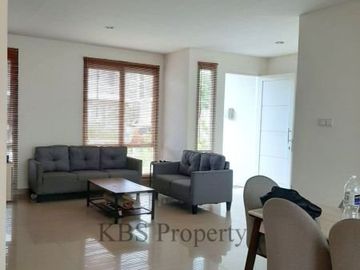 Disewa Rumah Orchard Park