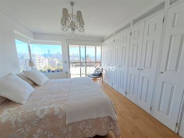 Departamento en Venta en Carlos Antunez cercano a Plaza Las Lilas