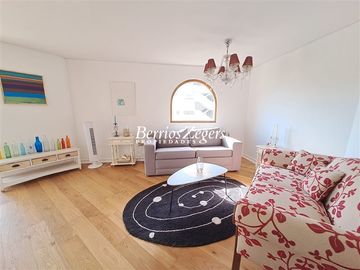 Departamento en Venta en Carlos Antunez cercano a Plaza Las Lilas