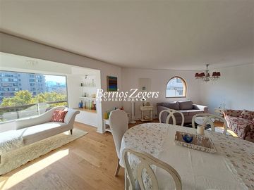 Departamento en Venta en Carlos Antunez cercano a Plaza Las Lilas