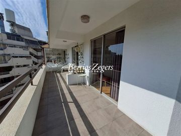 Departamento en Venta en Carlos Antunez cercano a Plaza Las Lilas
