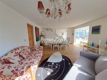 Departamento en Venta en Carlos Antunez cercano a Plaza Las Lilas