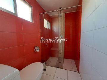Departamento en Venta en Carlos Antunez cercano a Plaza Las Lilas