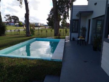 VENDO CASA 3 AMB C/PARQUE EN MAR DEL PLATA