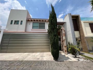 Casa En Venta En Lomas De Angelopolis Cluster 999