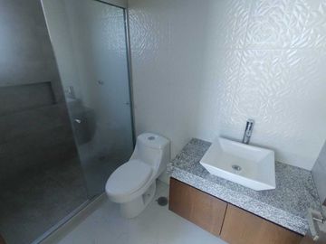 VENTA DE CASA EN ESQUINA CON ALBERCA FRACC. LOMAS RESIDENCIAL ALVARADO VERACRUZ