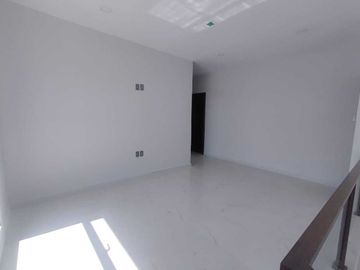 VENTA DE CASA EN ESQUINA CON ALBERCA FRACC. LOMAS RESIDENCIAL ALVARADO VERACRUZ