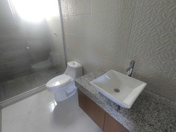 VENTA DE CASA EN ESQUINA CON ALBERCA FRACC. LOMAS RESIDENCIAL ALVARADO VERACRUZ