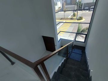 VENTA DE CASA EN ESQUINA CON ALBERCA FRACC. LOMAS RESIDENCIAL ALVARADO VERACRUZ