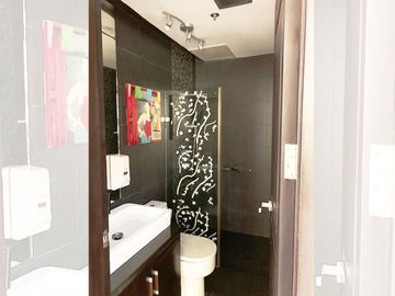 Fancy Fully furnished 2br Condo for rent at Kensington Place