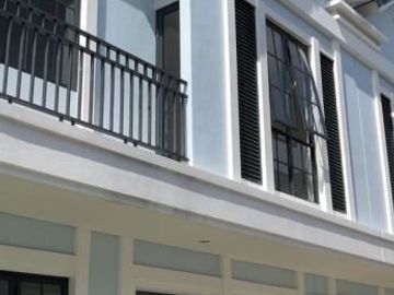 Disewakan Rumah Lavon 2 Cluster Montana Unit Baru Serah Terima Bagus