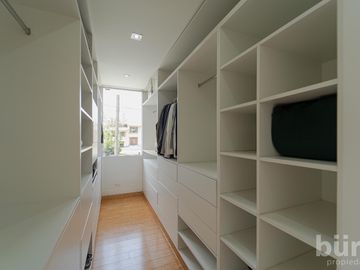 ESPECTACULAR DEPARTAMENTO EN VENTA CHACARILLA SURCO 299 MTRS CON 4 DORMITORIOS