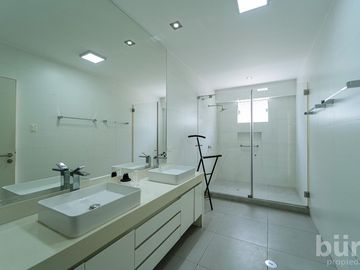 ESPECTACULAR DEPARTAMENTO EN VENTA CHACARILLA SURCO 299 MTRS CON 4 DORMITORIOS