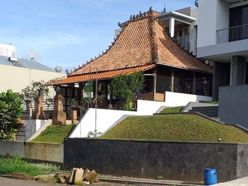 Sewa jual Vila Dago kolam renang pribadi hanya 5 juta/ malam