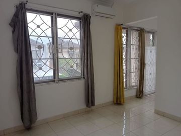 Dijual Cepat Turun Harga BU Rumah Rapih Siap Huni di Delatinos BSD