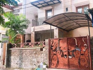 Rumah di Galaxy Bumi Permai, Siap Huni, Hadap Utara
