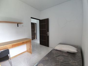 KOST TERMURAH DI MALANG, 5 KAMAR, AKSES PINGGIR JALAN