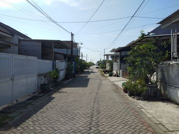Rumah Gunung anyar dekat Amesta Intiland surabaya Rp 670 jutaan