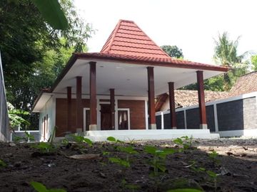 JOGLO MURAH LOKASI STRATEGIS DI UTARA CANDI PRAMBANAN VIEW MERAPI