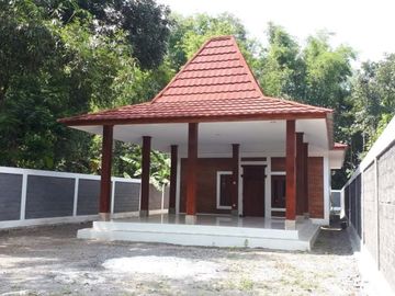 JOGLO MURAH LOKASI STRATEGIS DI UTARA CANDI PRAMBANAN VIEW MERAPI
