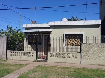 Casa PH en venta en Villa Tesei