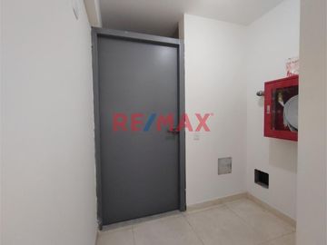 ¡Vive la comodidad Frente al parque! y con una vista increíble 🏡🌳

Descubre este amplio departamento de 📐87 m² en el noveno piso de un moderno edifi