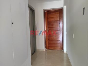 ¡Vive la comodidad Frente al parque! y con una vista increíble 🏡🌳

Descubre este amplio departamento de 📐87 m² en el noveno piso de un moderno edifi