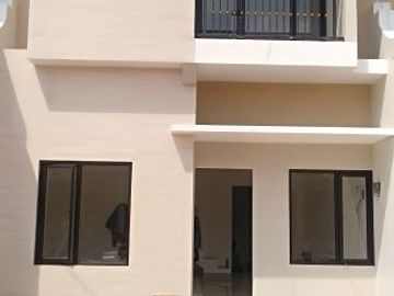 Rumah siap huni jatiluhur jati asih akses 2 mobil