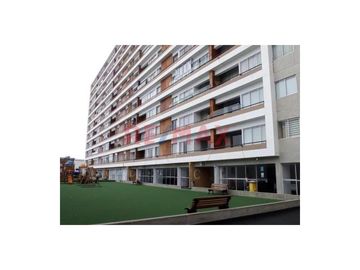 🏡 DEPARTAMENTO EN VENTA – CONDOMINIO COLIBRÍ, CHICLAYO 🏡
vive en un exclusivo departamento en el piso 11 del Condominio Colibrí, Chiclayo. Zona segur