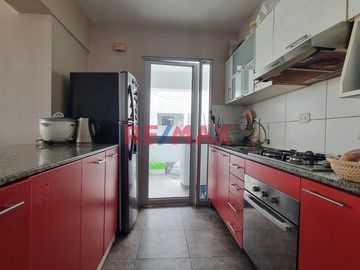🏡 DEPARTAMENTO EN VENTA – CONDOMINIO COLIBRÍ, CHICLAYO 🏡
vive en un exclusivo departamento en el piso 11 del Condominio Colibrí, Chiclayo. Zona segur