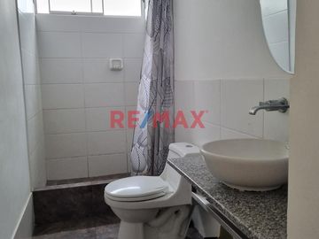 🏡 DEPARTAMENTO EN VENTA – CONDOMINIO COLIBRÍ, CHICLAYO 🏡
vive en un exclusivo departamento en el piso 11 del Condominio Colibrí, Chiclayo. Zona segur
