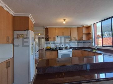 En venta departamento 3 dormitorios y suite en Urbanización El Condado