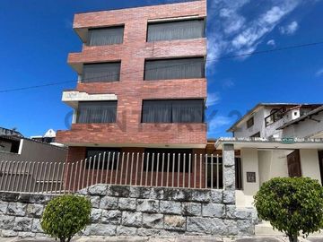 En venta departamento 3 dormitorios y suite en Urbanización El Condado