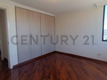 En venta departamento 3 dormitorios y suite en Urbanización El Condado