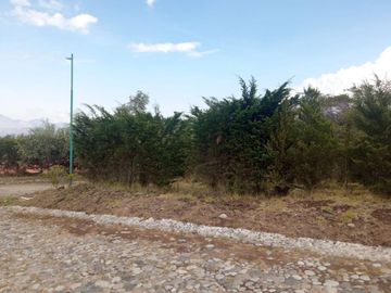 Vendo  lindo terreno ubicado en Urbanización a 15 minutos de Guayllabamba