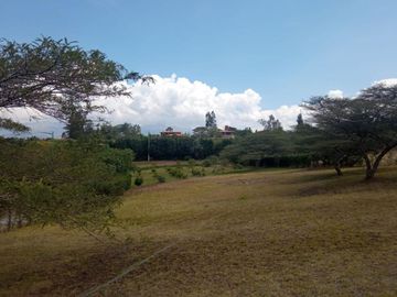 Vendo  lindo terreno ubicado en Urbanización a 15 minutos de Guayllabamba