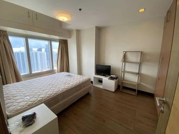 1 bedroom at ONE CENTRAL TOWER 1, Makati for sale